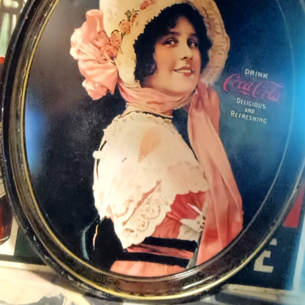 Vintage 1914 Betty Girl Coca-Cola Advertising Metal Decorative Tray